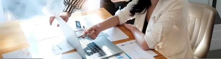 Highlighting LinkedIn marketing services for lead generation.