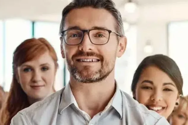 Building sales leads list with team.